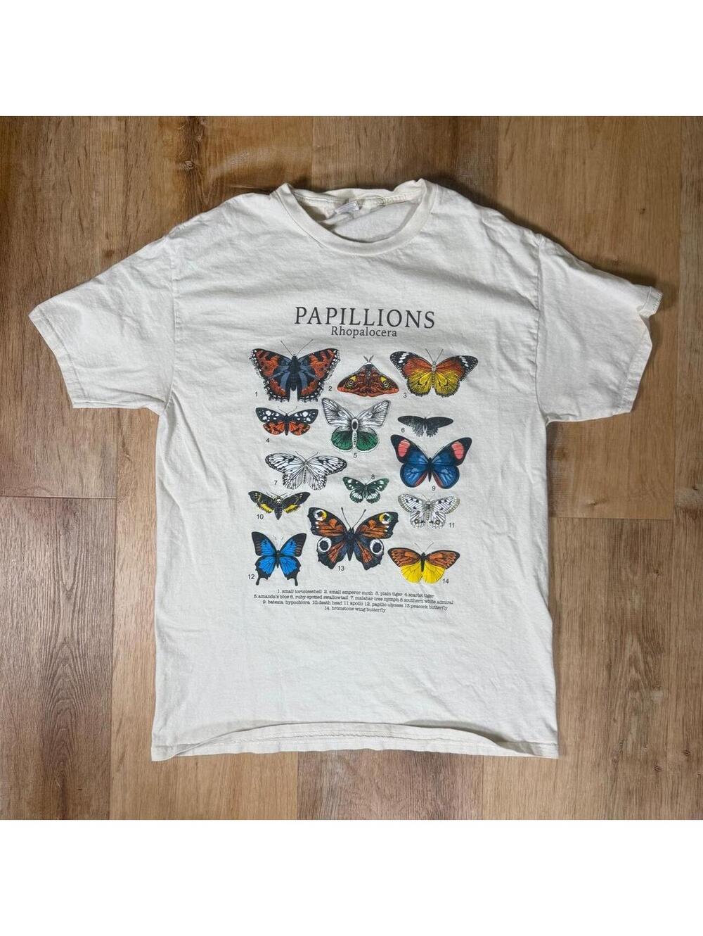 Cream/Beige butterfly graphic tee Size M on Fruit of the Loom tag